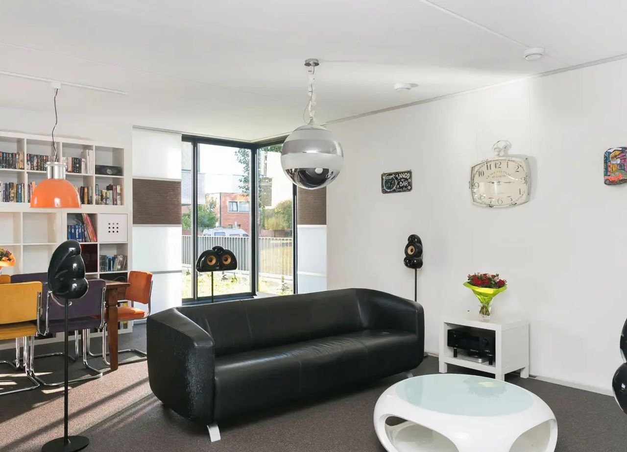 Bright 84m² apartment with roof terrace - Image 12