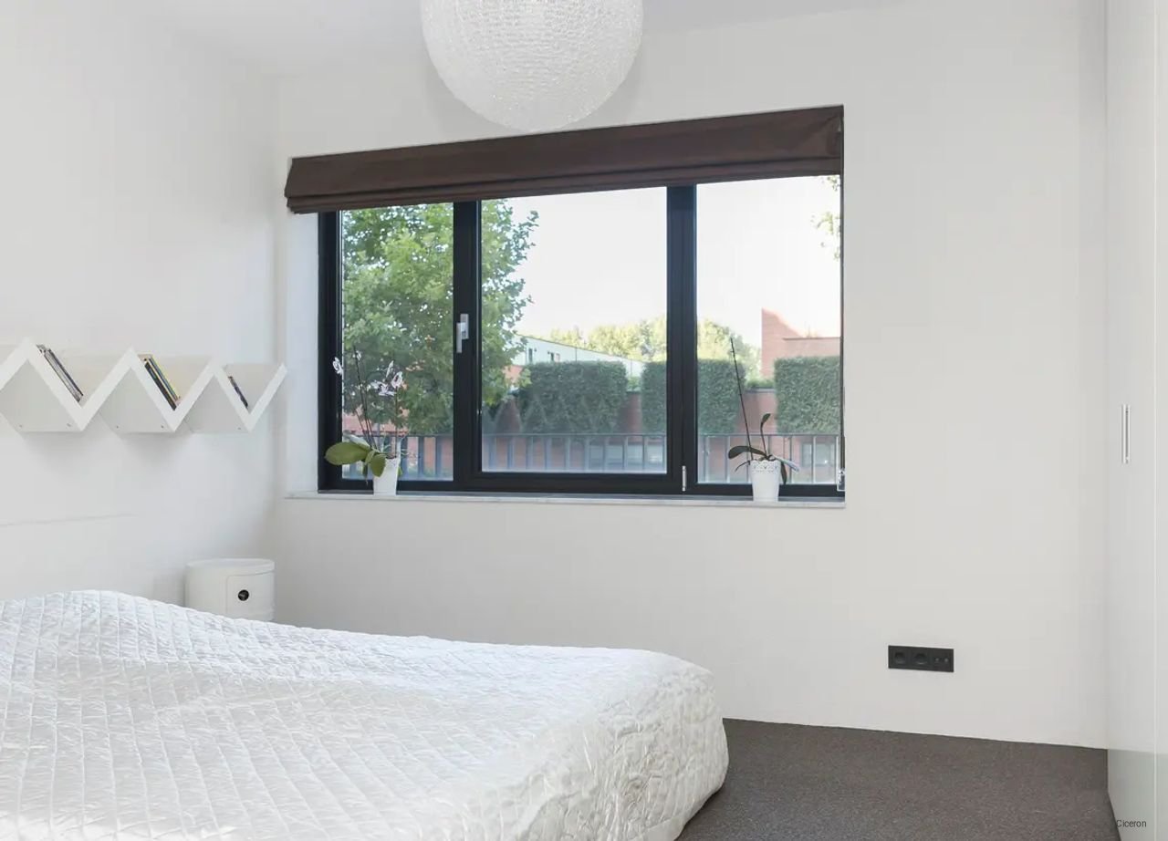 Bright 84m² apartment with roof terrace - Image 14