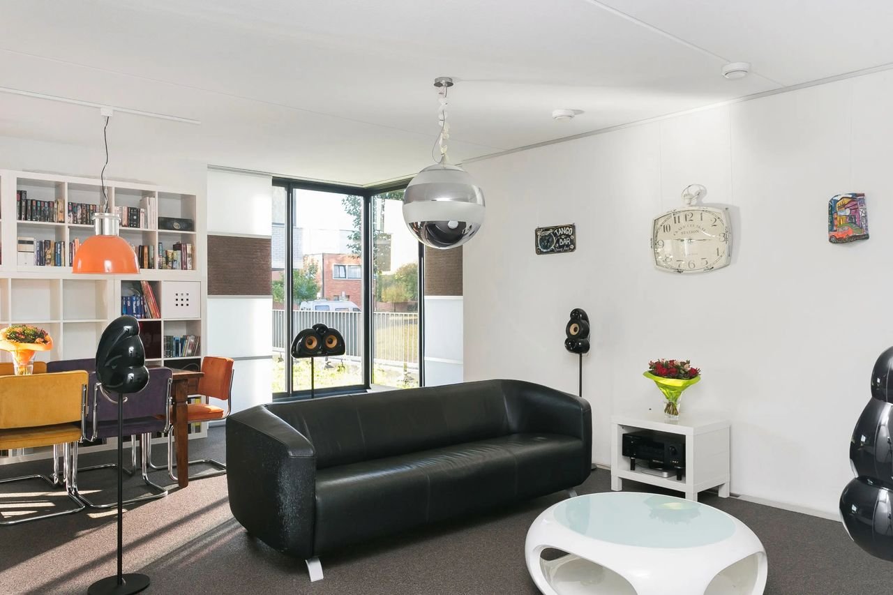 Bright 84m² apartment with roof terrace - Image 13