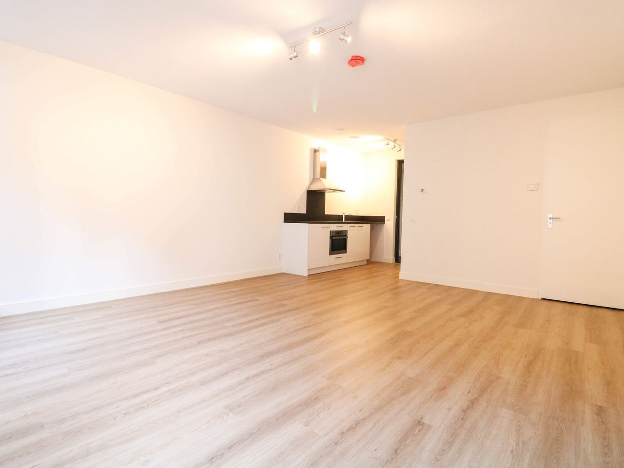 Lichte studio met vloerverwarming in centrum Den Haag - Afbeelding 5