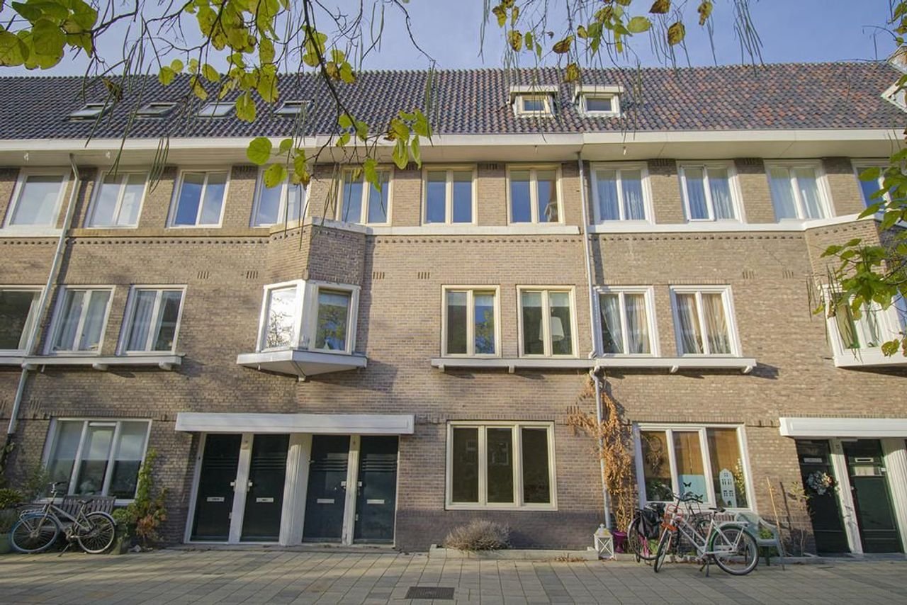 Ground floor apartment with garden in Amsterdam West - Image 1
