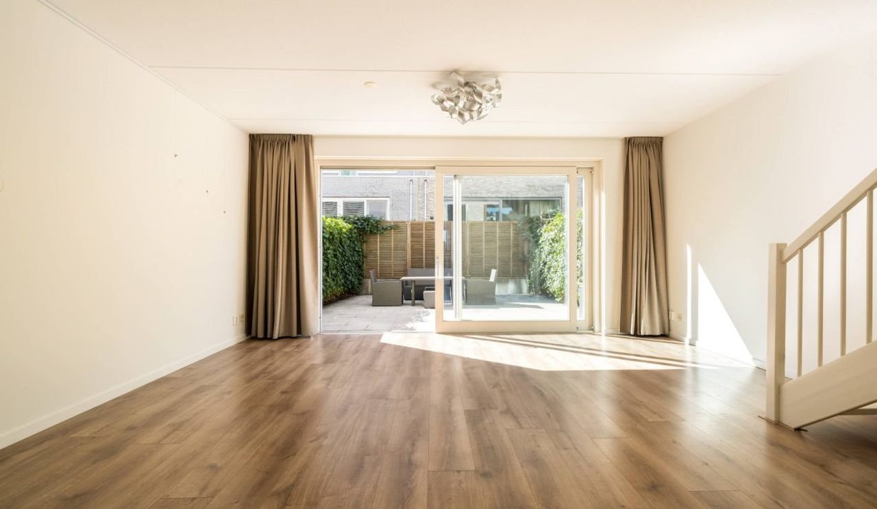 135m² apartment with garden on the Buiten-IJ - Image 1