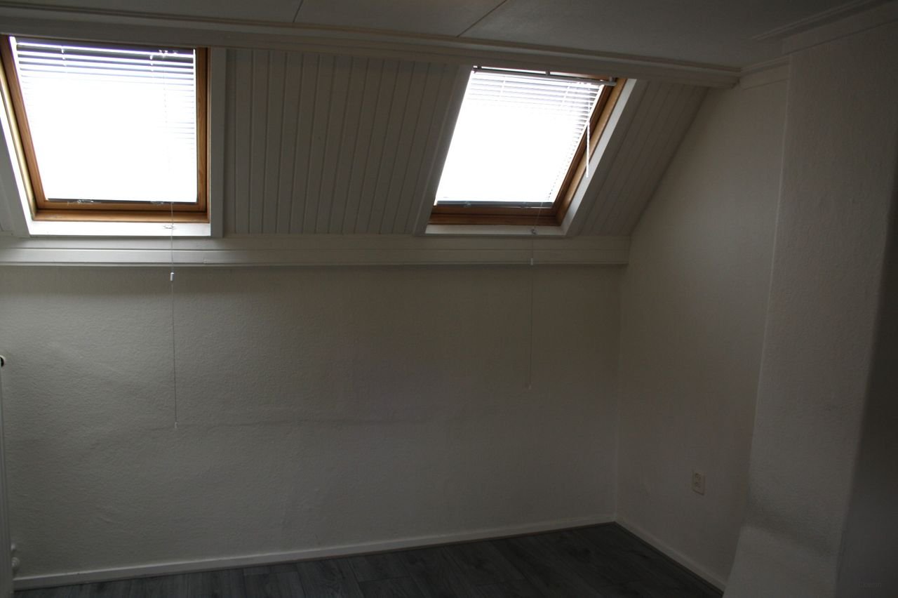 Apartment with large roof terrace - Image 16