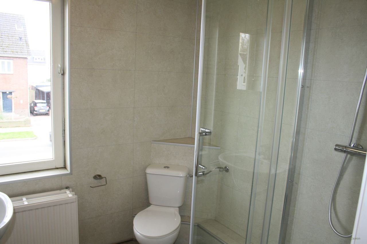 Apartment with large roof terrace - Image 9