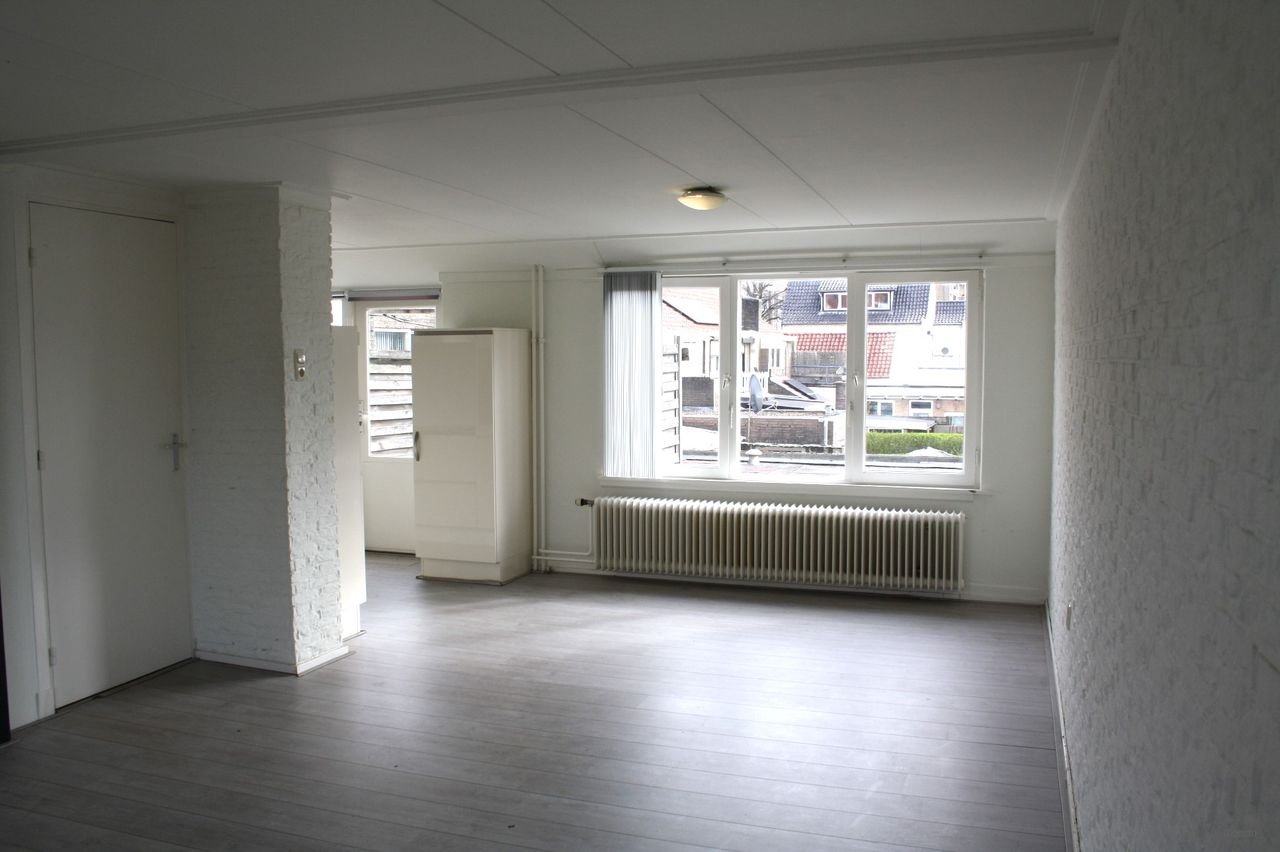 Apartment with large roof terrace - Image 3