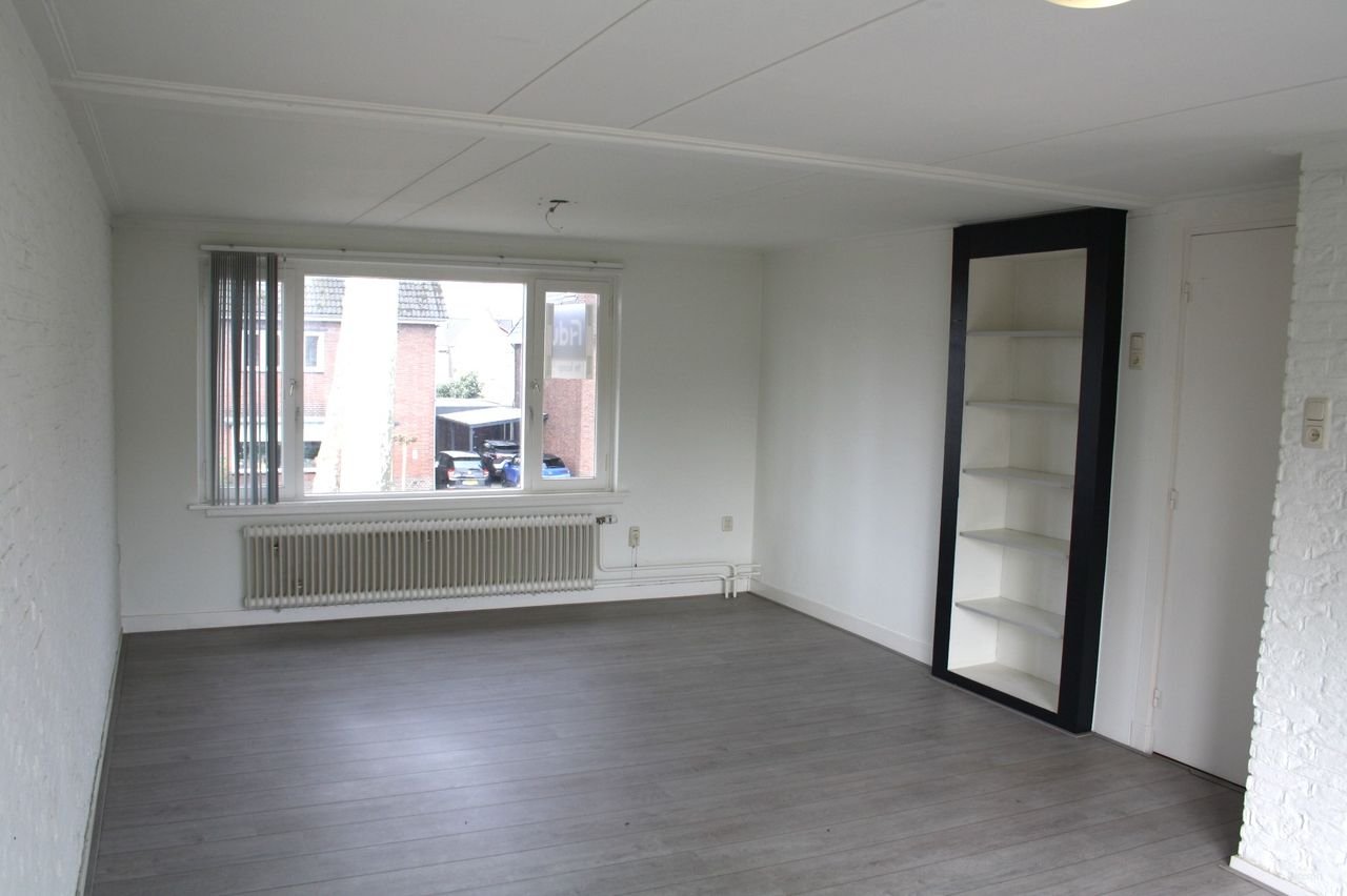 Apartment with large roof terrace - Image 2