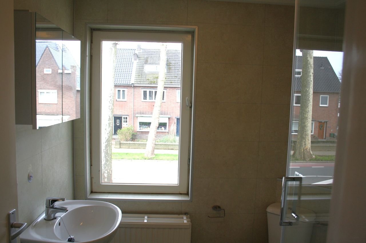 Apartment with large roof terrace - Image 10