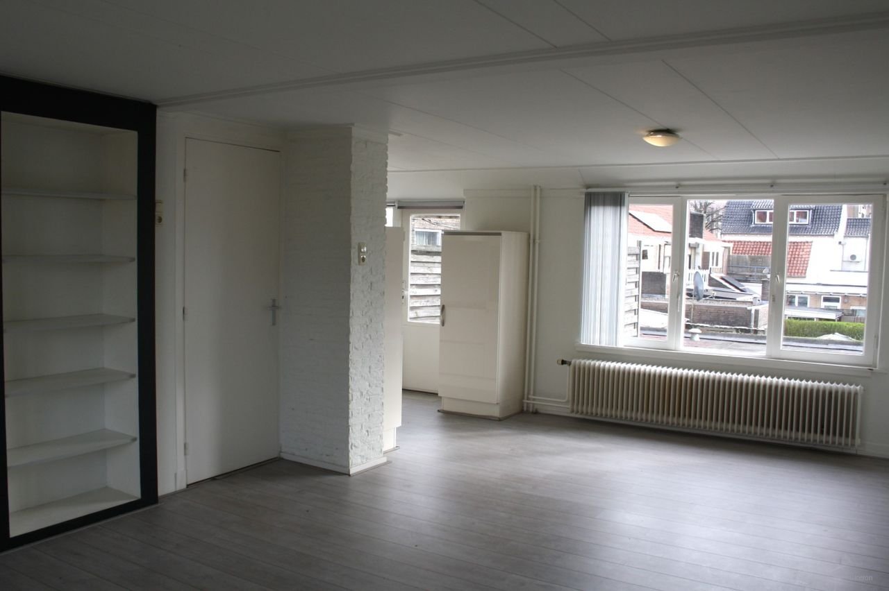 Apartment with large roof terrace - Image 4