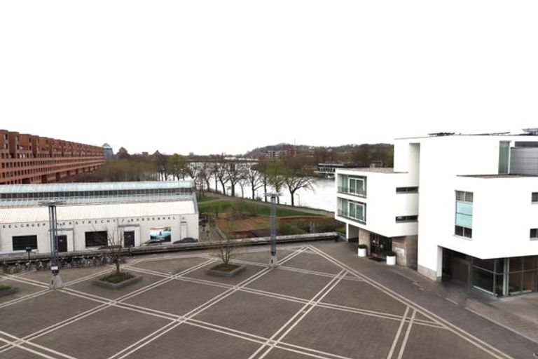 Gemeubileerd 160m² appartement aan de Maas - Afbeelding 9