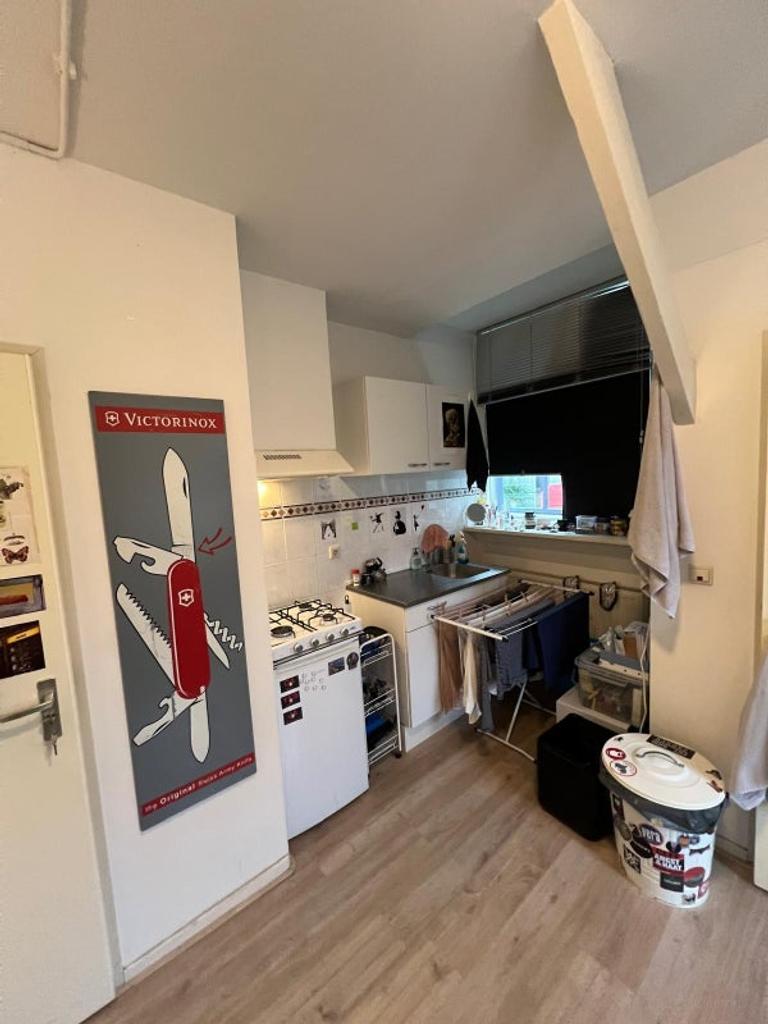 Student Room with Private Kitchen - Image 3