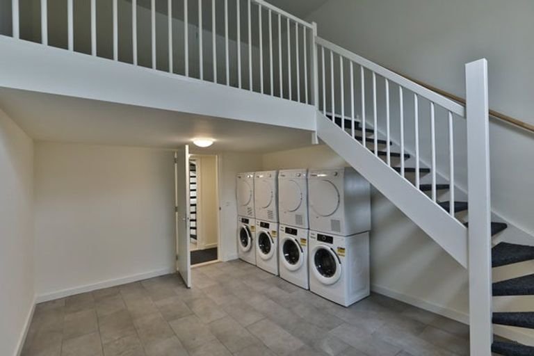 Studio with sleeping loft near Hanze University of Applied Sciences - Image 14