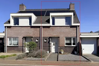 Energy-efficient semi-detached house with garage in Puth