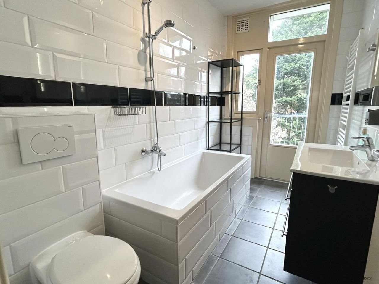 Furnished 2-bedroom apartment in the Hoofddorppleinbuurt - Image 14