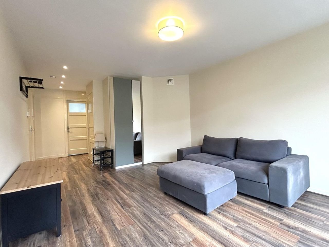 Furnished 2-bedroom apartment in the Hoofddorppleinbuurt - Image 4