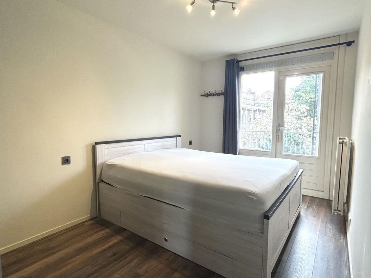 Furnished 2-bedroom apartment in the Hoofddorppleinbuurt - Image 9