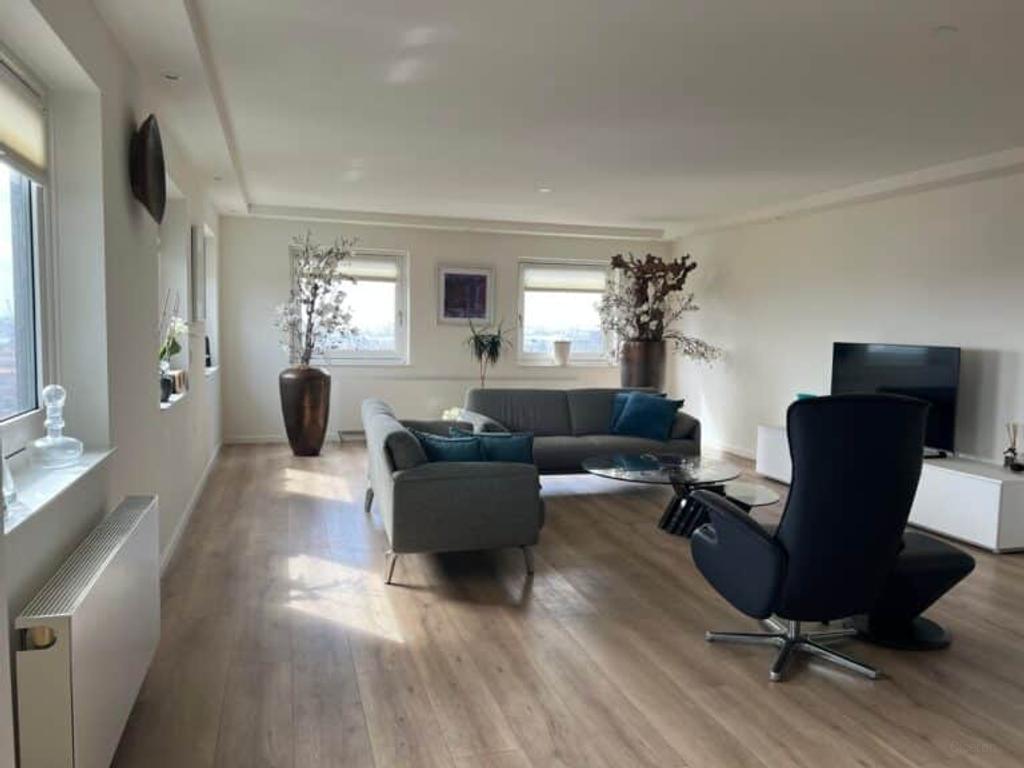 129 m² wonen met balkon en uitzicht - Afbeelding 2