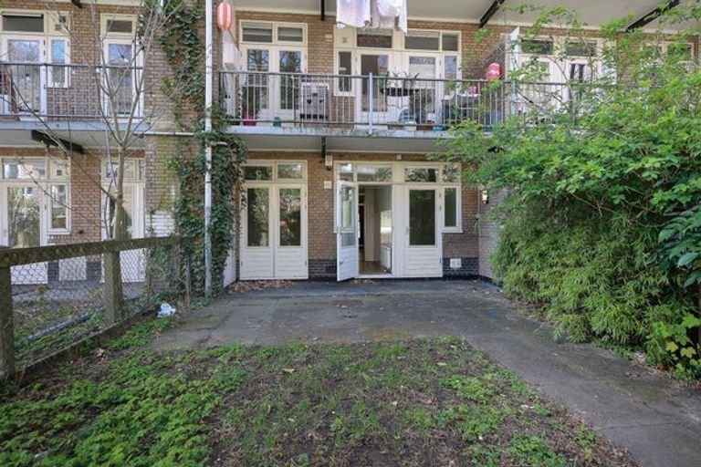 Ground floor apartment of 56 m² with garden in Amsterdam West - Image 12