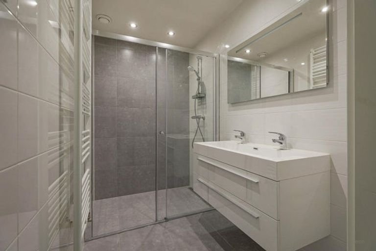 Ground floor apartment of 56 m² with garden in Amsterdam West - Image 8