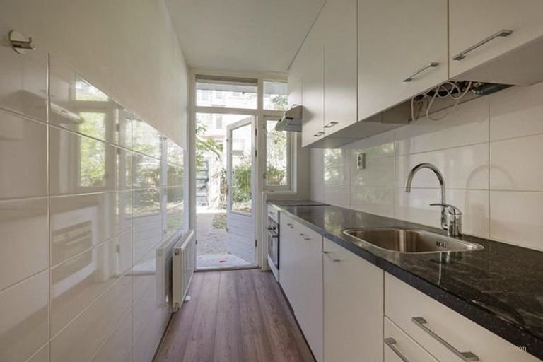 Ground floor apartment of 56 m² with garden in Amsterdam West - Image 7