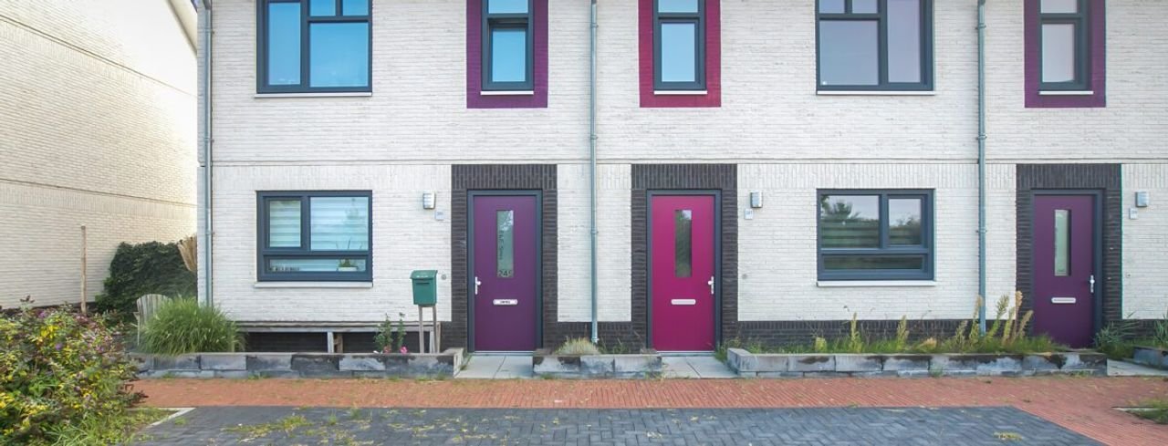 Energy-neutral terraced house in Flora West - Image 1
