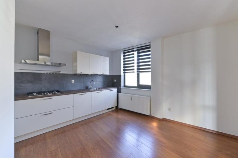 119 m² apartment in the heart of Roermond - Image 16