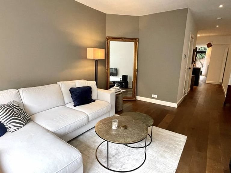 Furnished 2-bedroom ground floor apartment - Image 2