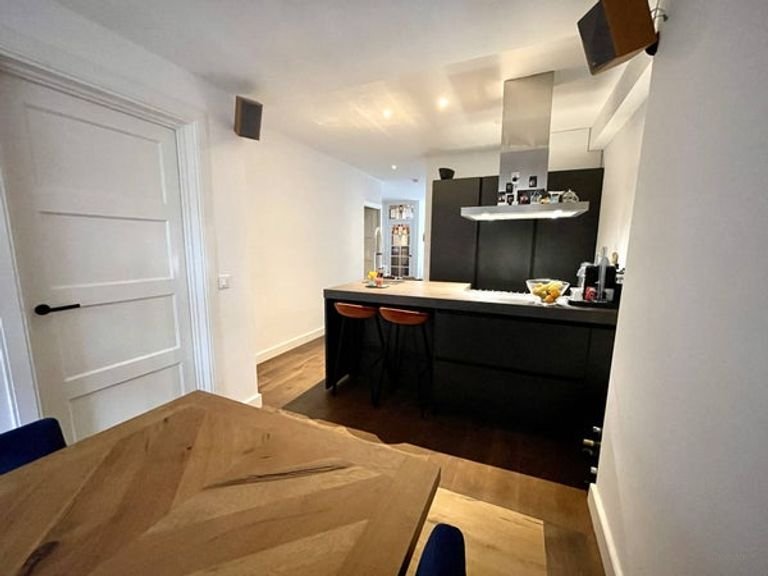 Furnished 2-bedroom ground floor apartment - Image 4