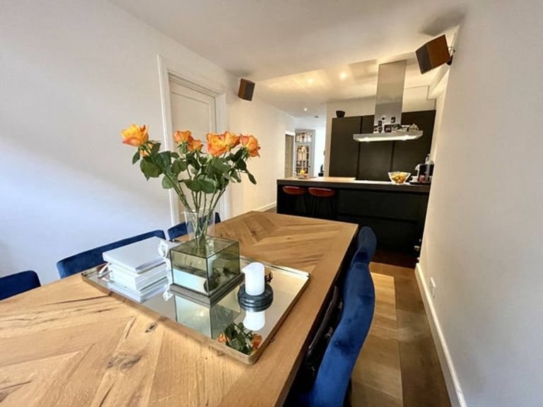 Furnished 2-bedroom ground floor apartment - Image 6