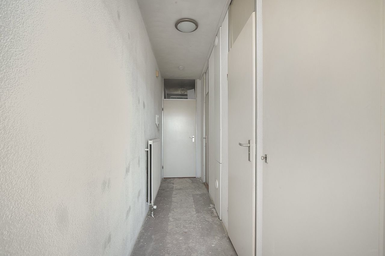 Bright 2-room apartment with balcony in Leiderdorp - Image 16