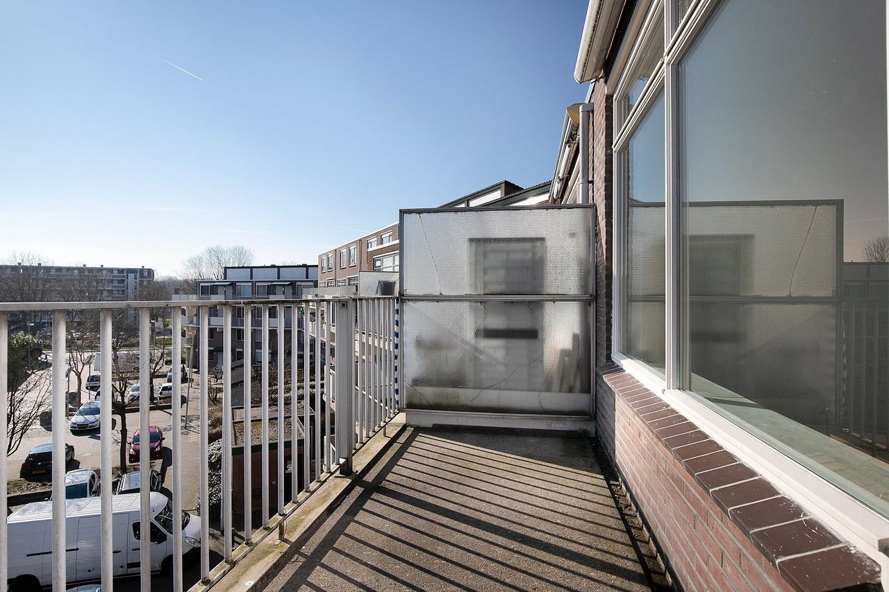 Bright 2-room apartment with balcony in Leiderdorp - Image 6