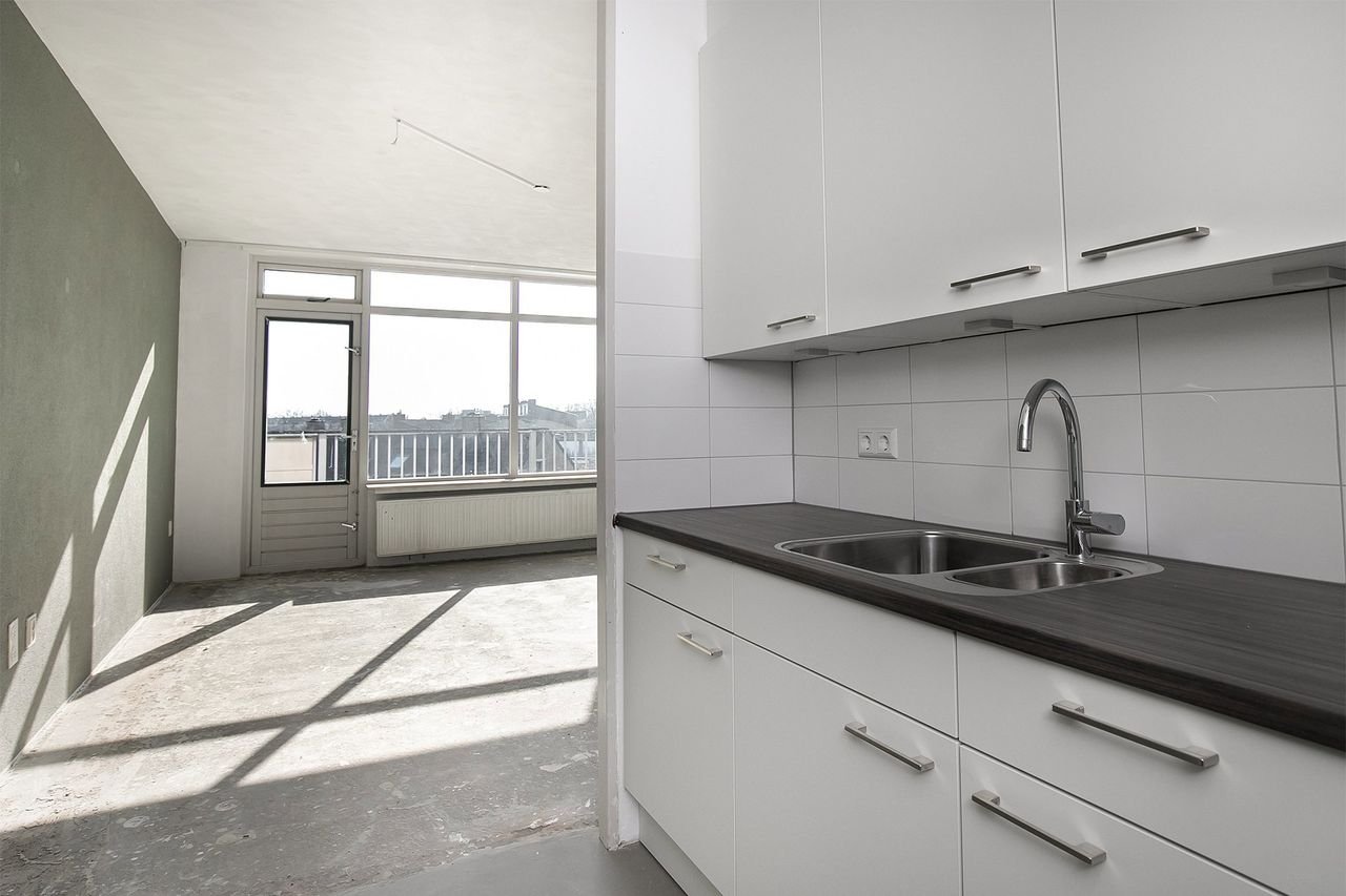 Bright 2-room apartment with balcony in Leiderdorp - Image 8