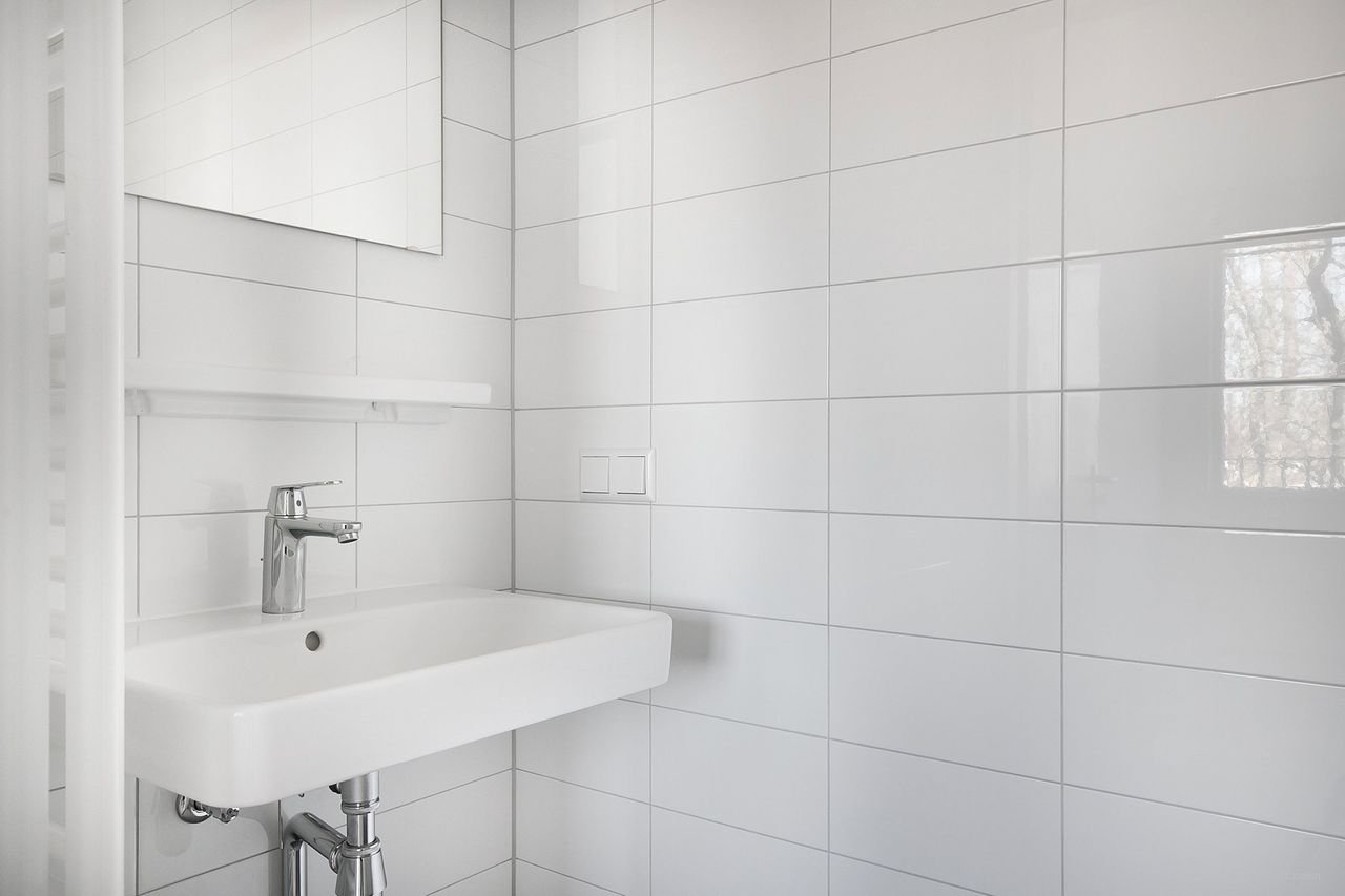 Bright 2-room apartment with balcony in Leiderdorp - Image 13