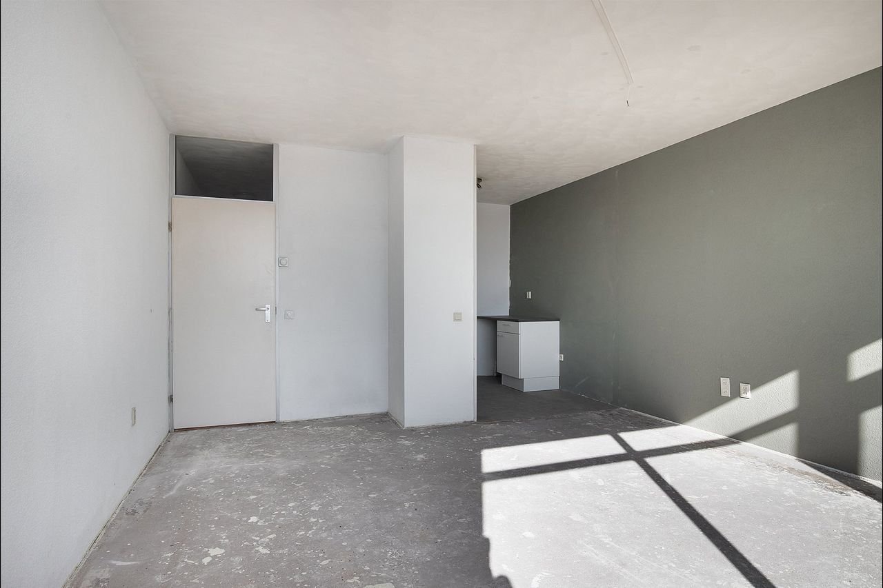 Bright 2-room apartment with balcony in Leiderdorp - Image 5