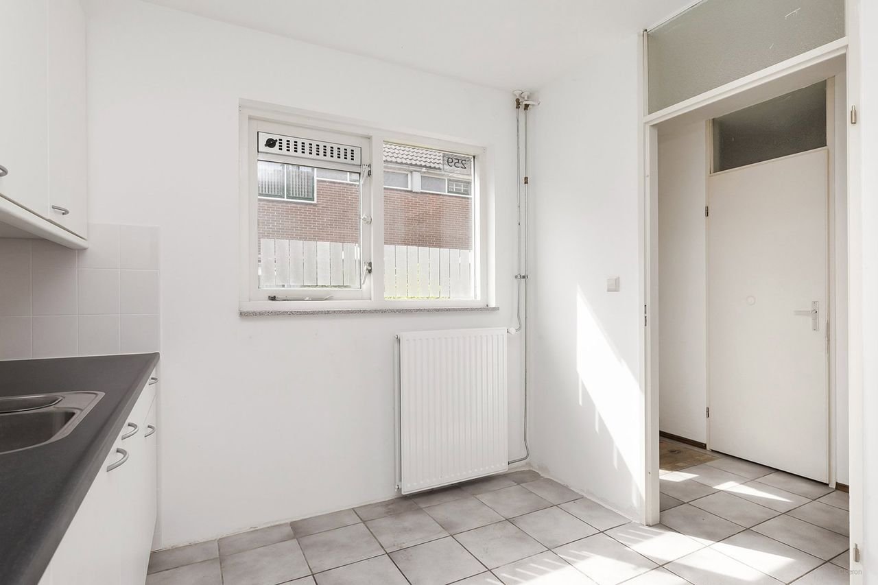 Eengezinswoning met tuin en zonnepanelen in Holendrecht - Afbeelding 10