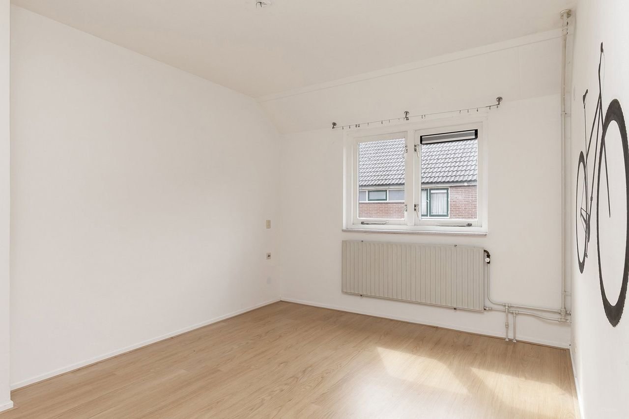 Eengezinswoning met tuin en zonnepanelen in Holendrecht - Afbeelding 11