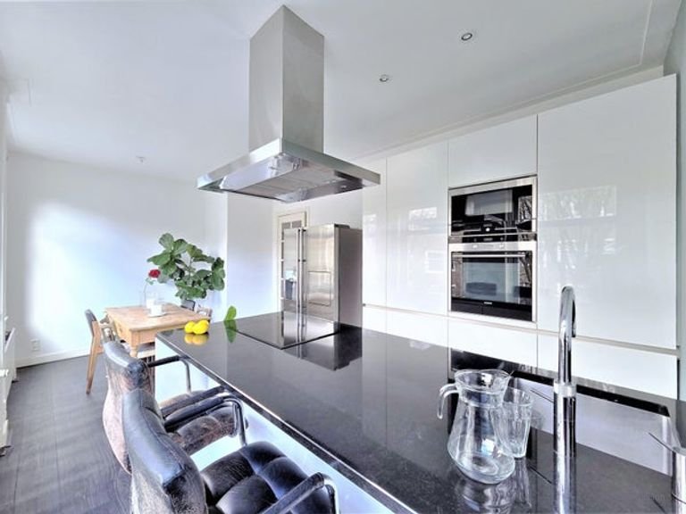 Furnished apartment (120m²) with roof terrace in the Rivierenbuurt - Image 21