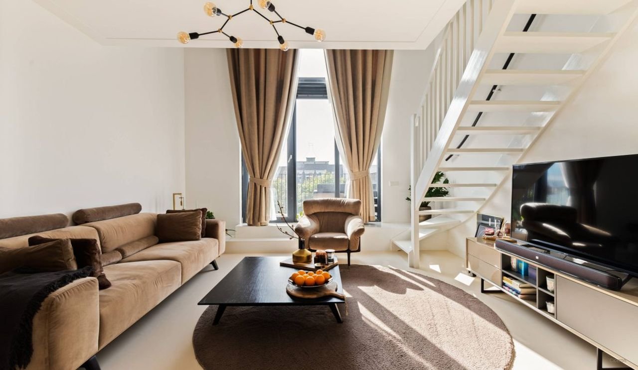 Gemeubileerde loft met vide in Almere Poort - Afbeelding 4