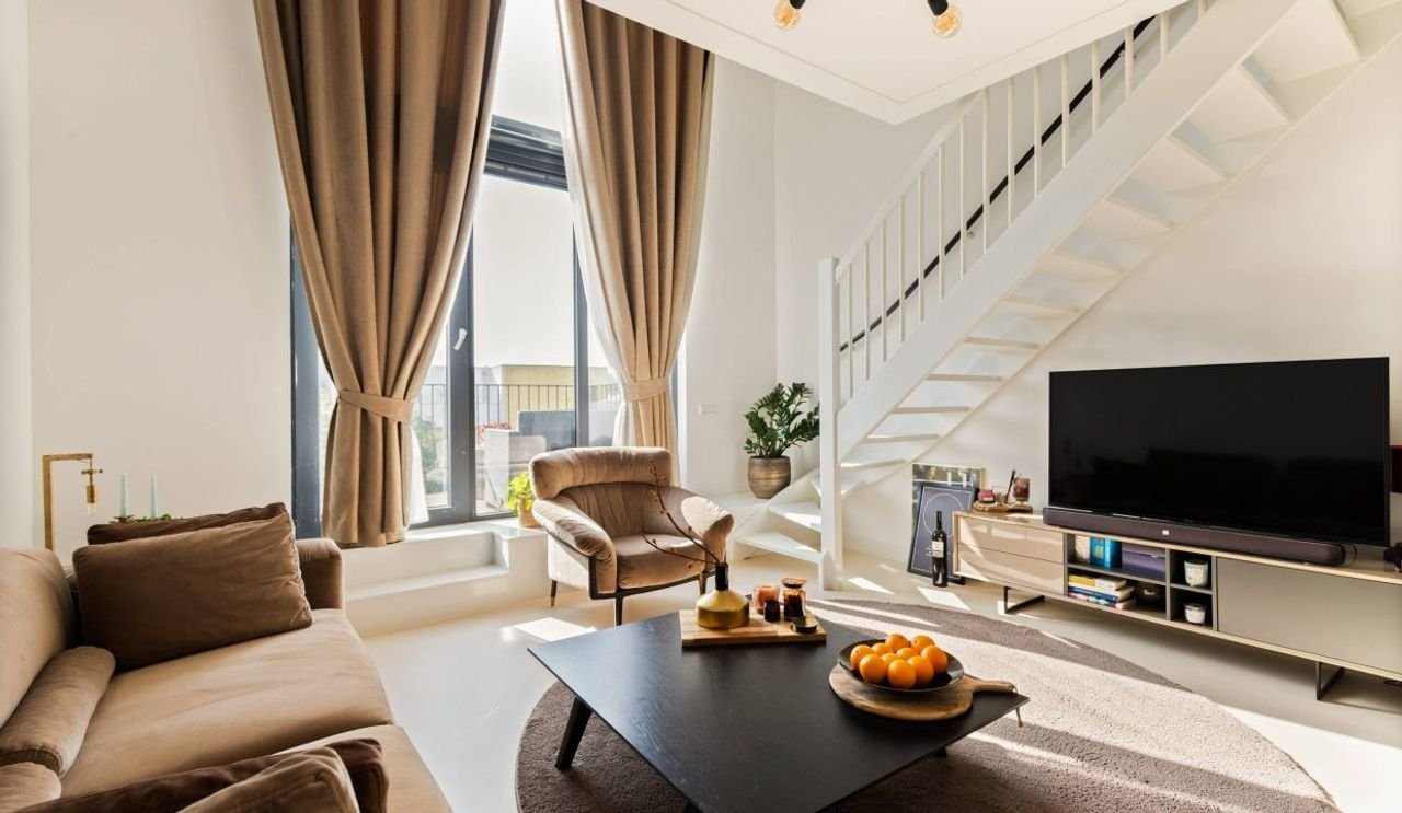 Gemeubileerde loft met vide in Almere Poort - Afbeelding 5