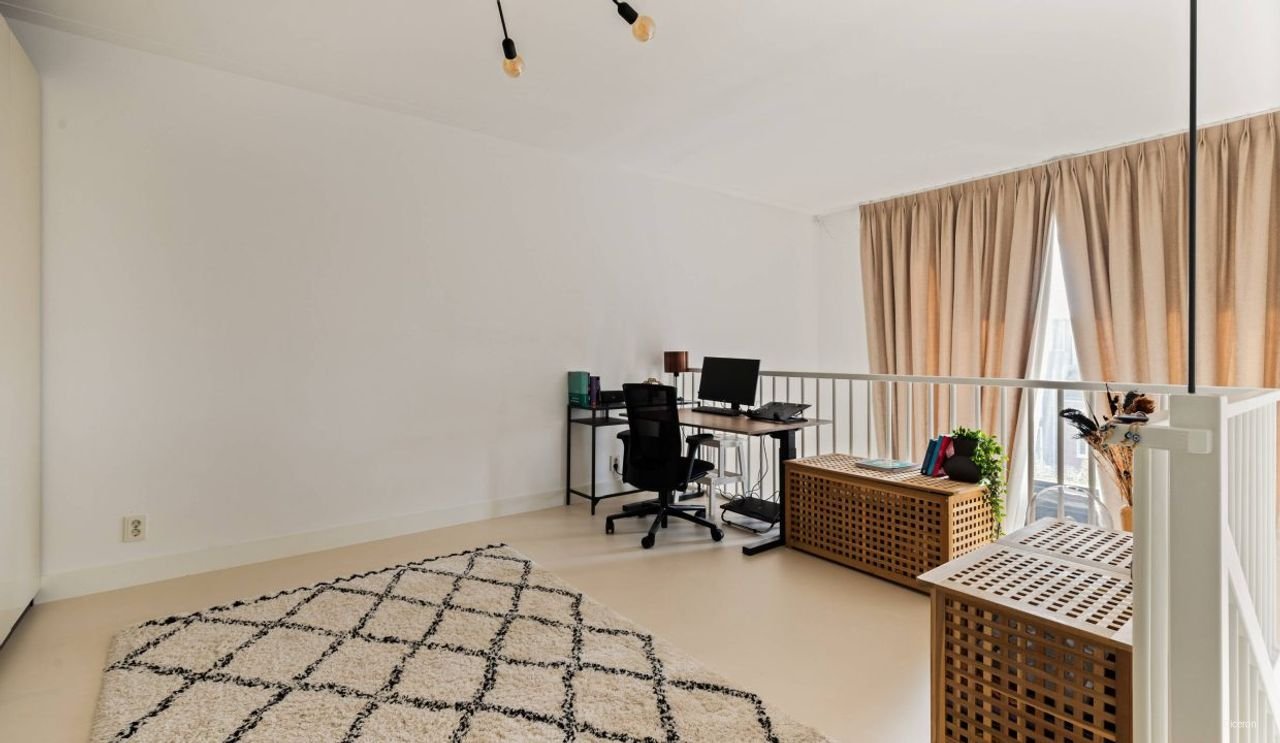 Gemeubileerde loft met vide in Almere Poort - Afbeelding 15