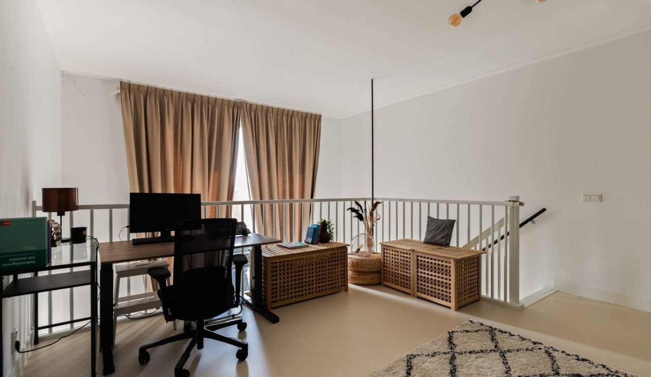 Gemeubileerde loft met vide in Almere Poort - Afbeelding 17