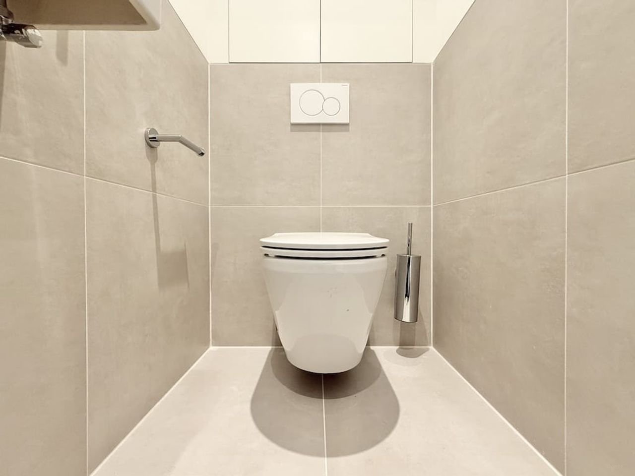 Bright 2-bedroom apartment in South - Image 6