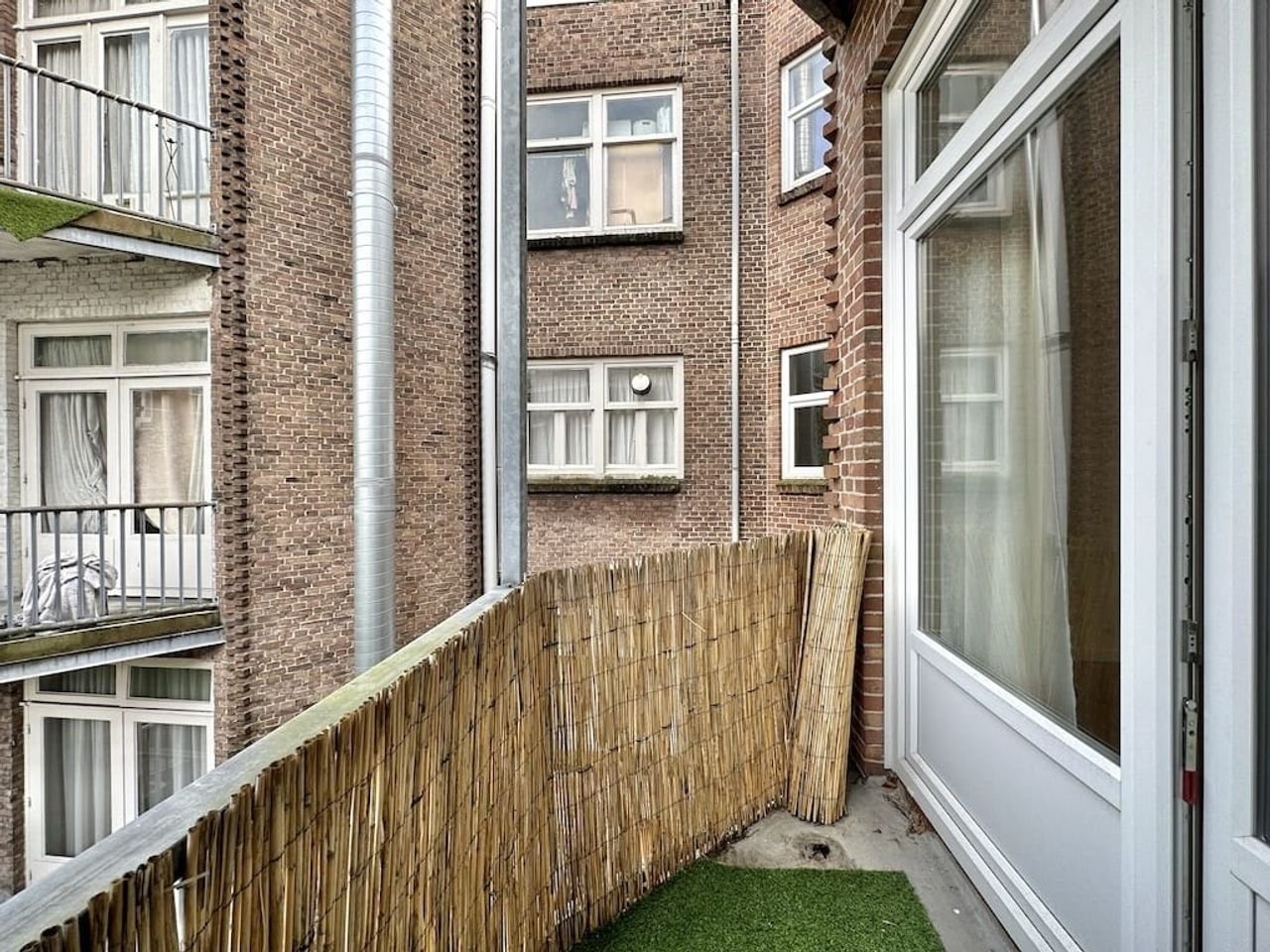 139 m² Apartment with 4 Bedrooms in the Apollo Neighborhood - Image 15