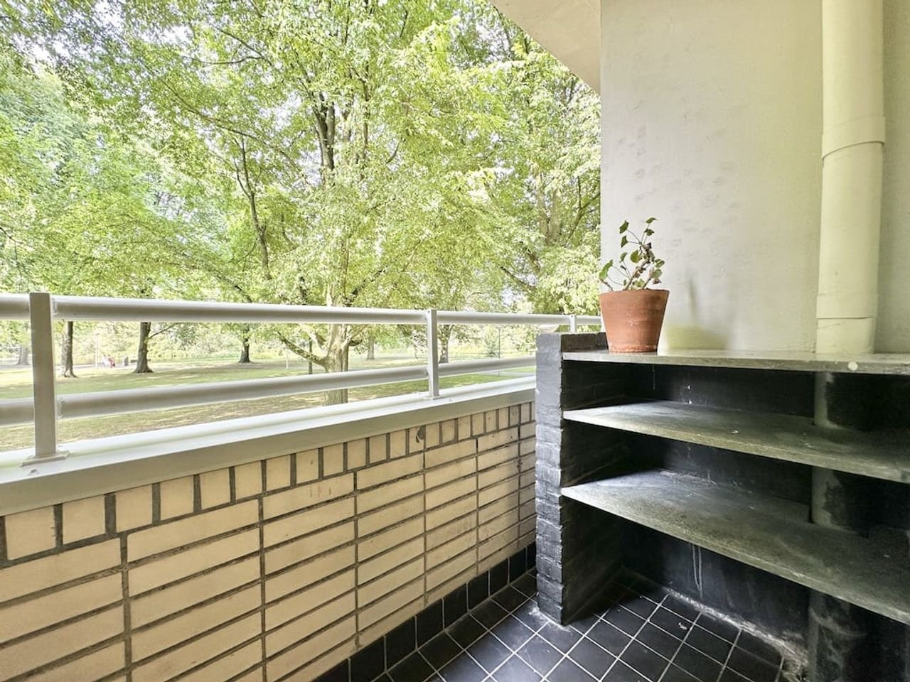 90 m² Apartment overlooking the Sloterplas - Image 9