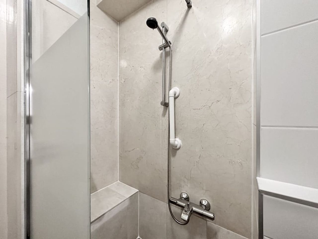 90 m² Apartment overlooking the Sloterplas - Image 13