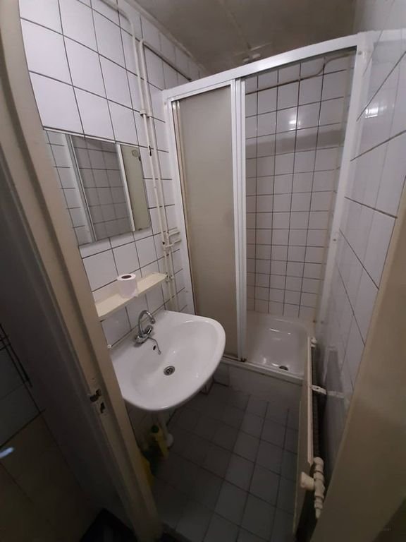 Bright student room in Bomenbuurt - Image 13