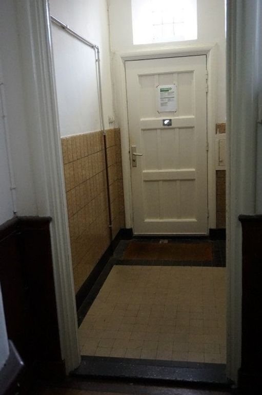 Bright student room in Bomenbuurt - Image 4