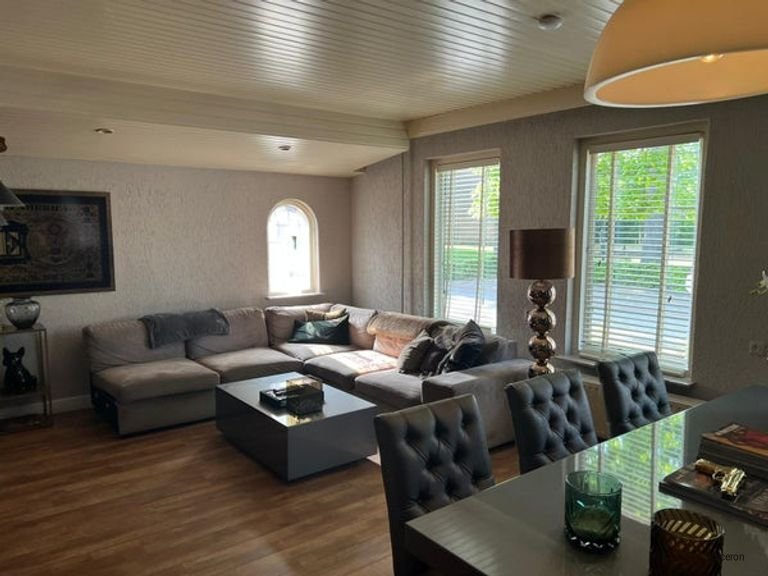 Farmhouse of 225 m² with 5 bedrooms in Haaren - Image 5