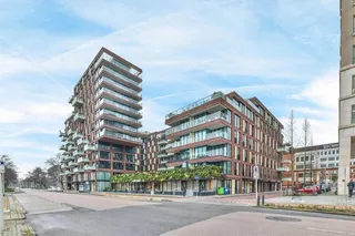 Licht appartement van 145 m² met kookeiland