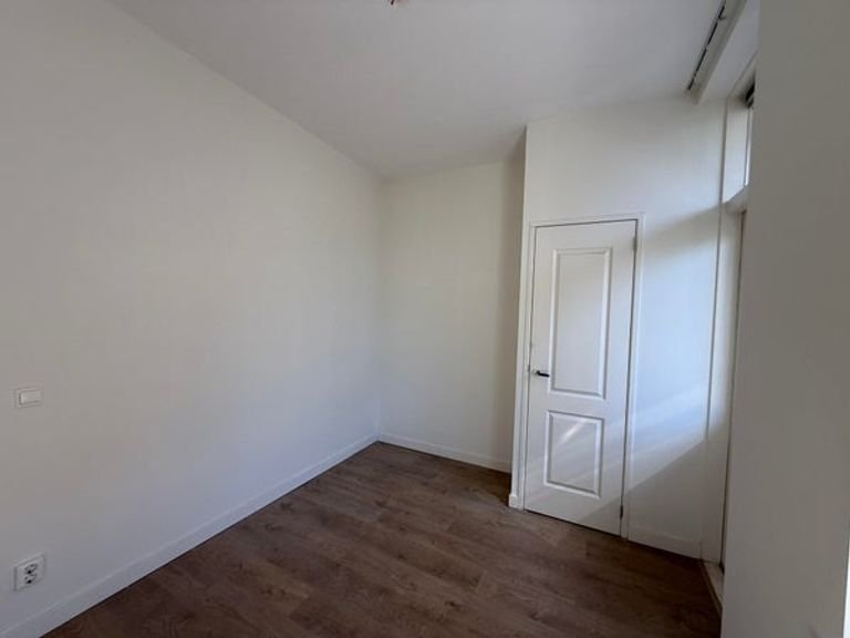 2-slaapkamerappartement met balkon in De Pijp - Afbeelding 8