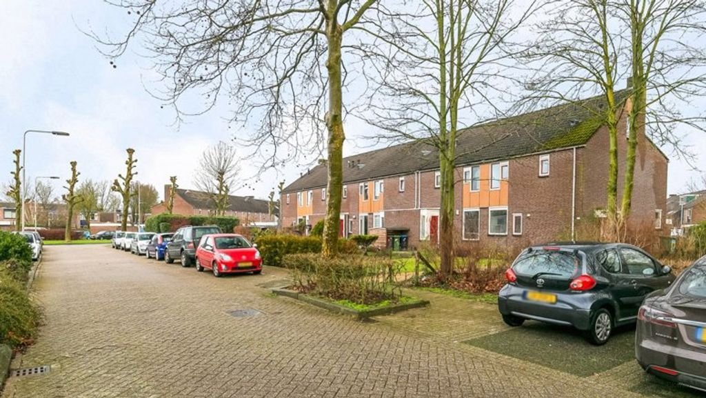 Terraced house of 122 m² with 4 bedrooms in De Laar - Image 2